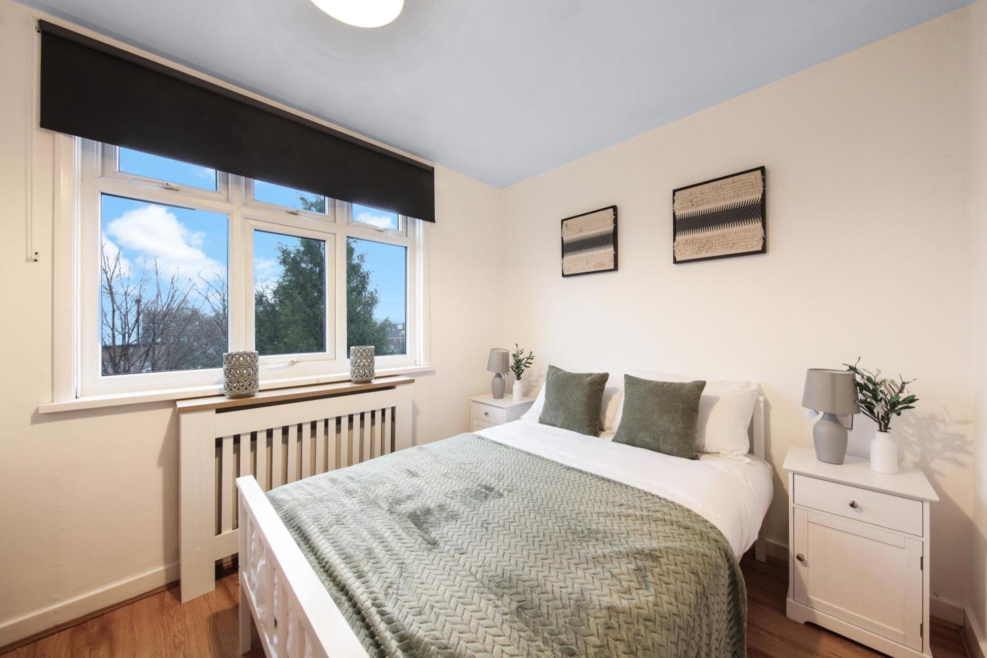 West Ealing Hububb Hanwell