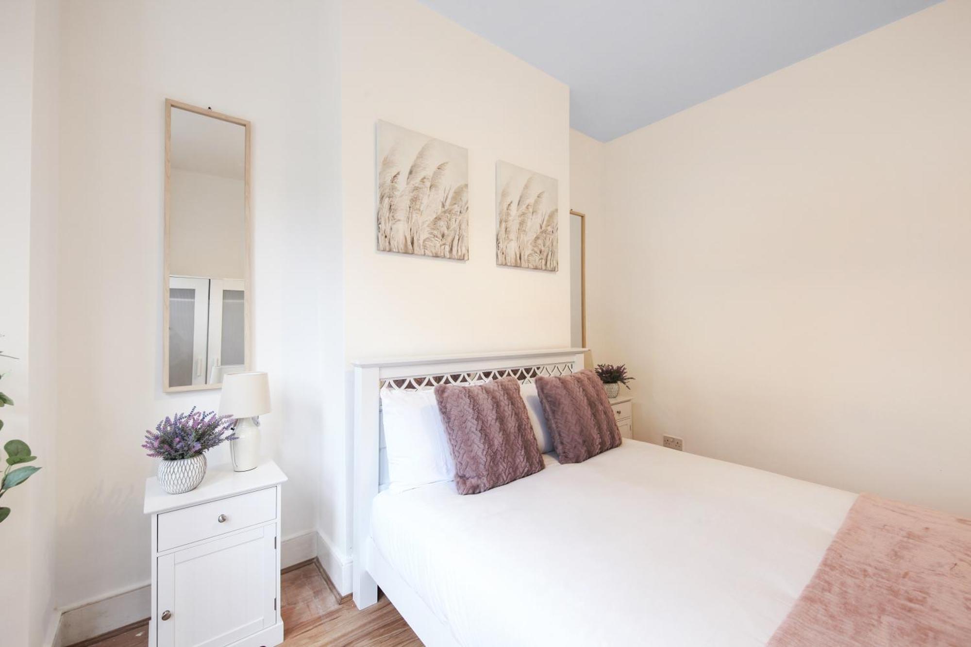 West Ealing Hububb Hanwell